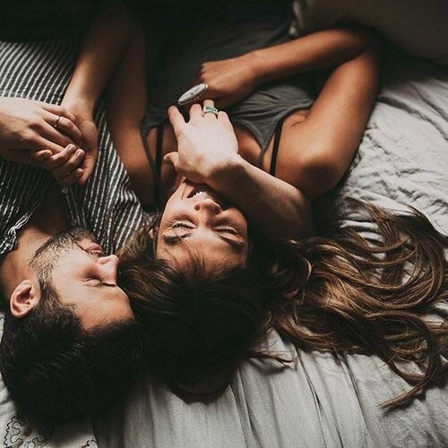 Ночь сюрпризов: 8 секс-фокусов для улучшения интимной жизни